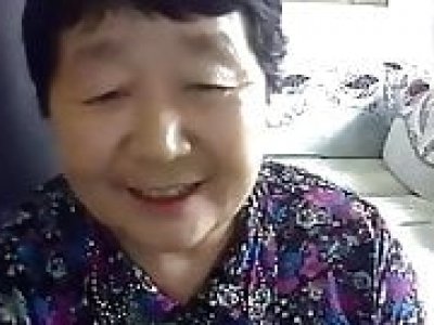 Chinese old couple in the living room