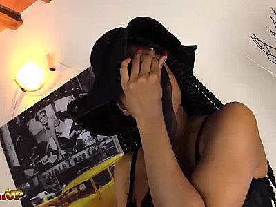 Ebony babe in stockings masturbates till she drives you craz