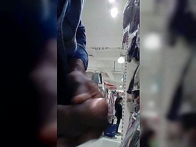 Dick flash to girl at the shop