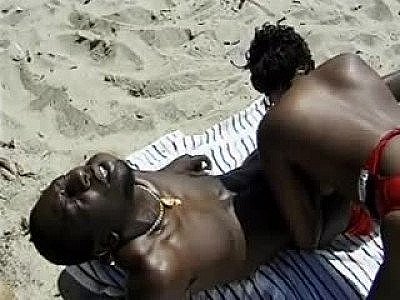 black mature with hairy vagina enjoy bbc at beach