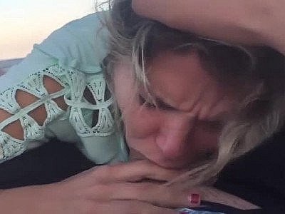 Girlfriend Sucking Boyfriends Dick On The Beach