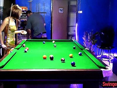 Petite Thai hooker wife goes with stranger short time HD