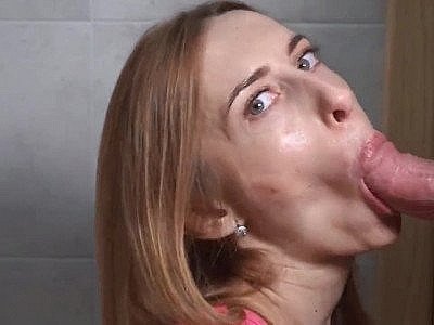 I pick up a cute girl in a bar in Ukraine and she gives me an amazing blowjob in