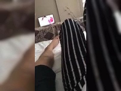 KIZIN ELI RAHAT DURMUYOR