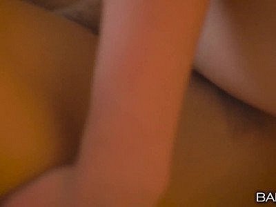 Cayla Lyons and Niki Sweet lesbian tribbing