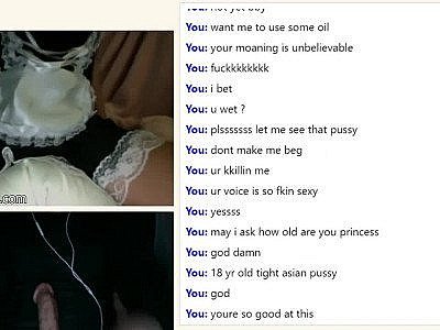 Super hot Asian teen riding her pillow on sexchat