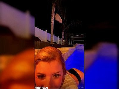 hot blonde girl shows her tits in the pool