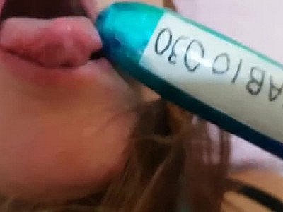 Una bella vacca che gode per me con il suo dildo