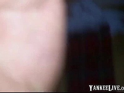 Une salope qui aime qu'on s'occupe d'elle