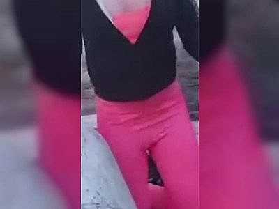 La rubia peronista Nicole salta y le rebotan los huevos y se le nota la pija Onl