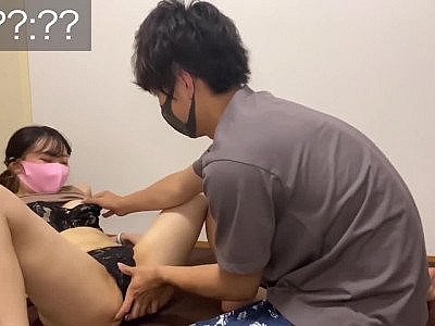 丸の内OLレイナのエロ動画を見ながらセックスしたら濡れすぎて大量潮吹きしちゃいました。。Japanese Amateur SEX Fingering Squir