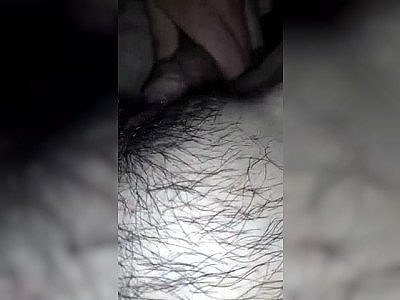 Mira como juguetean con esta sucia vagina