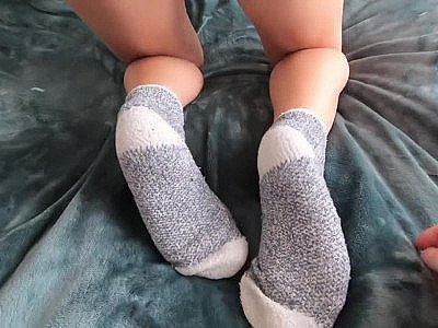 Bouncy ass slut wants to have fun | Amateur PetitTits